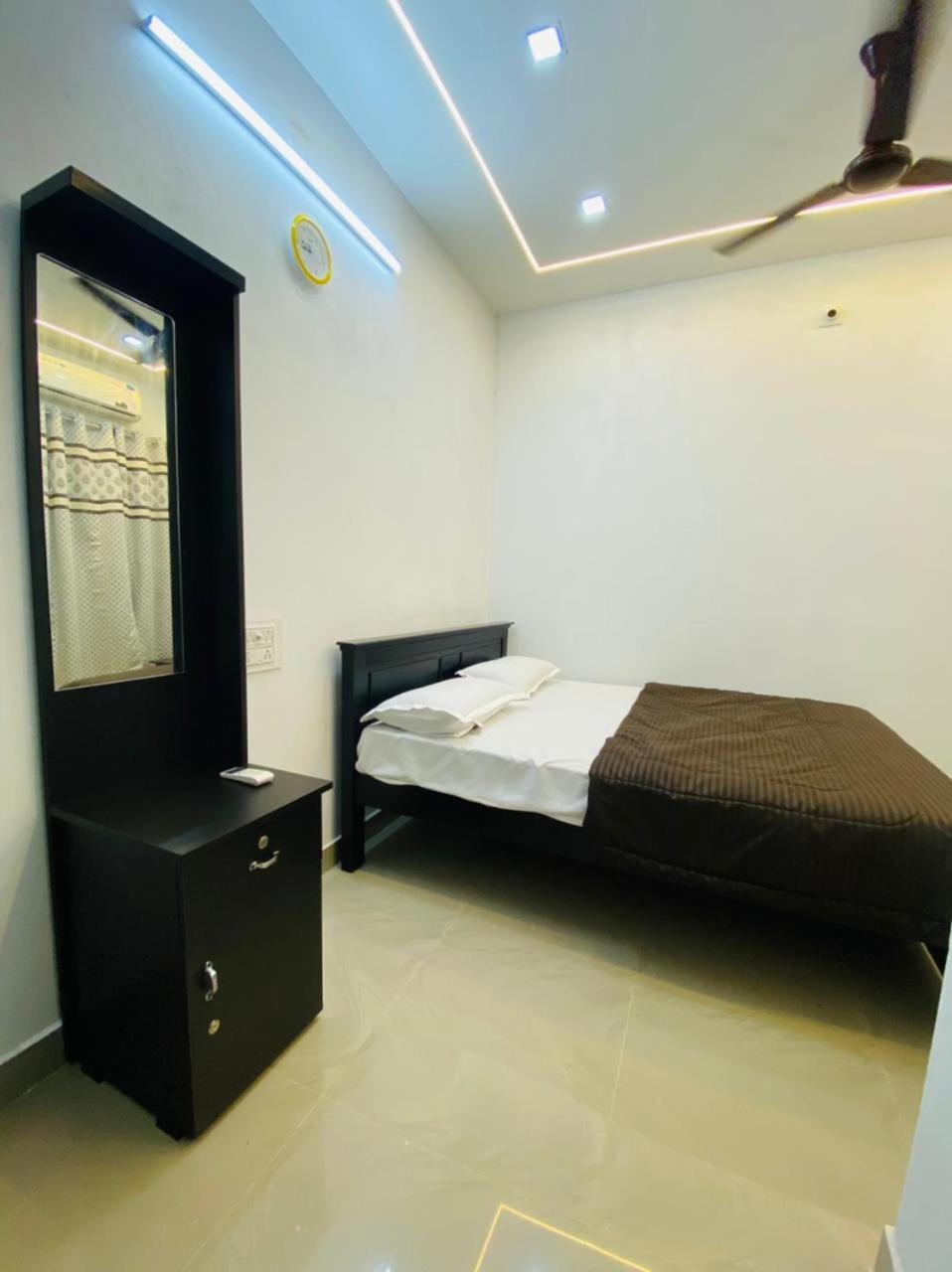 The Ocean View Hotel Ullal ภายนอก รูปภาพ